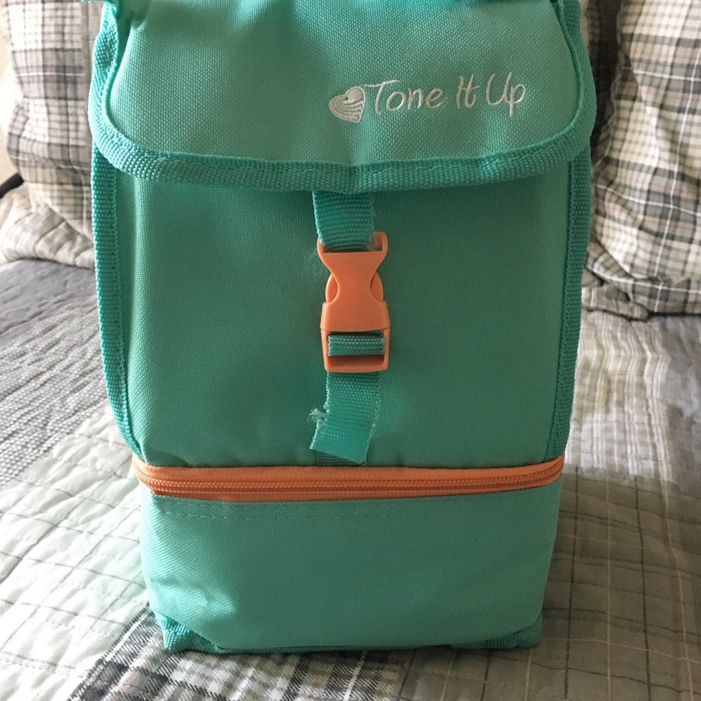 TIU lunchbox with cold compartment on bottom